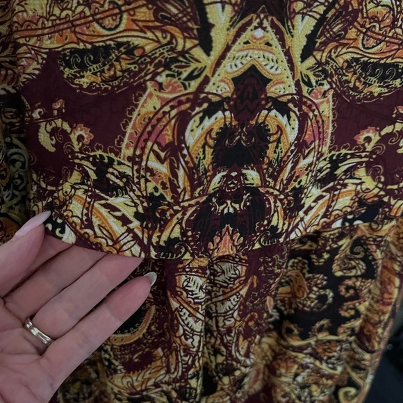 J. Jill Long Sleeve Burgundy Gold Paisley Print Tunic With Side Split XL - Picture 8 of 8